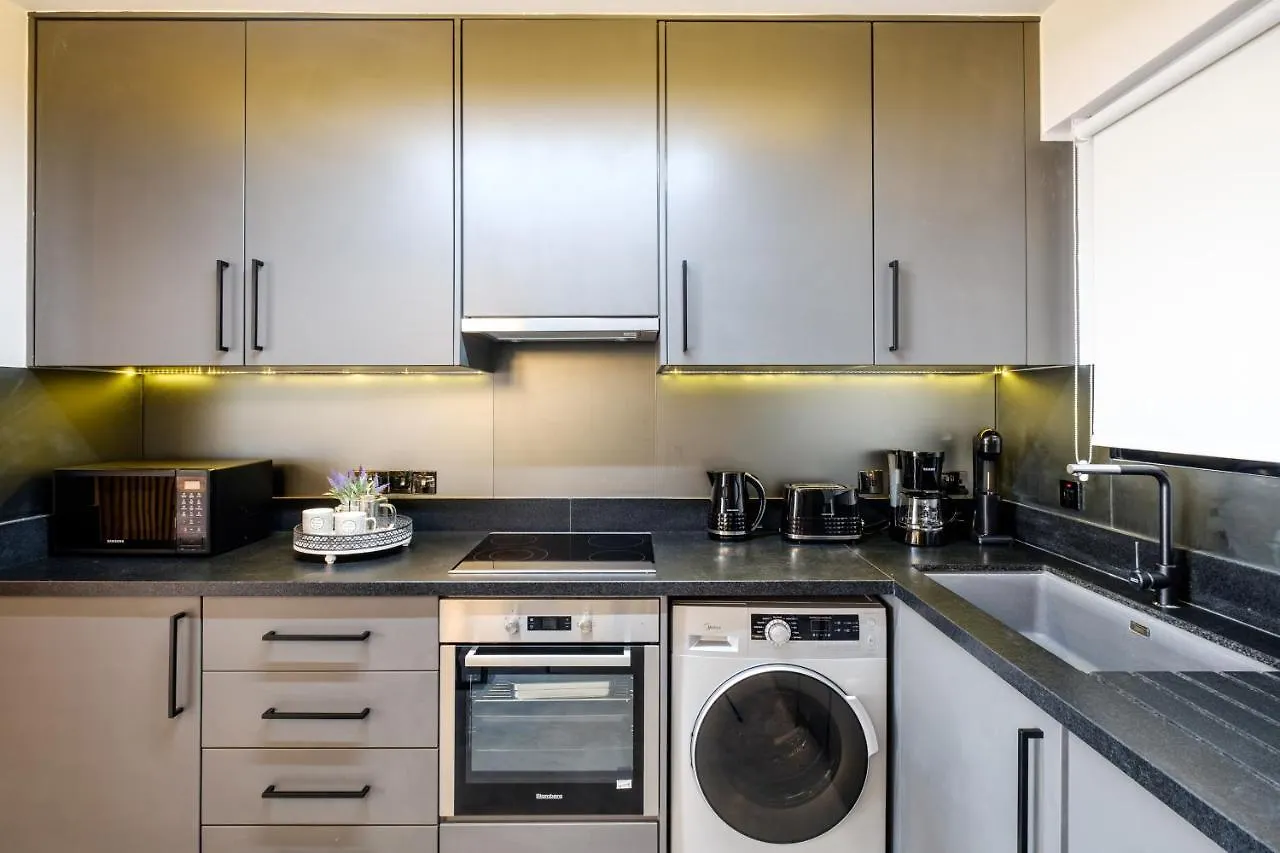 Lazuli Green View Apartments Larnaca 0*,